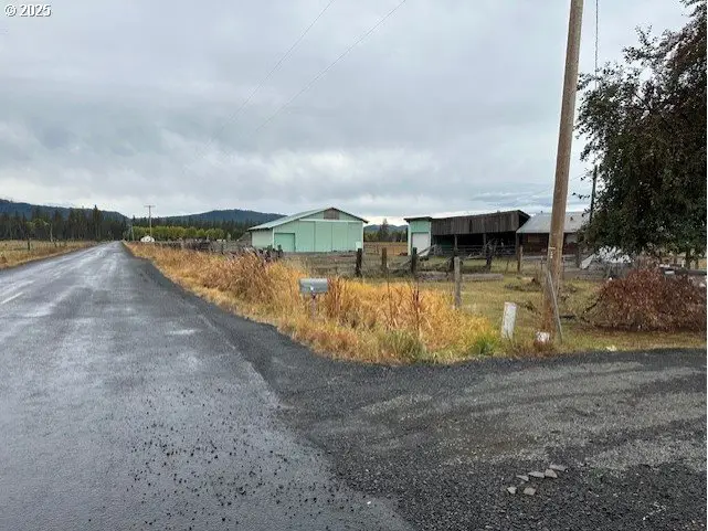 247 Troh Lane, Glenwood, WA 98619 - Image #2