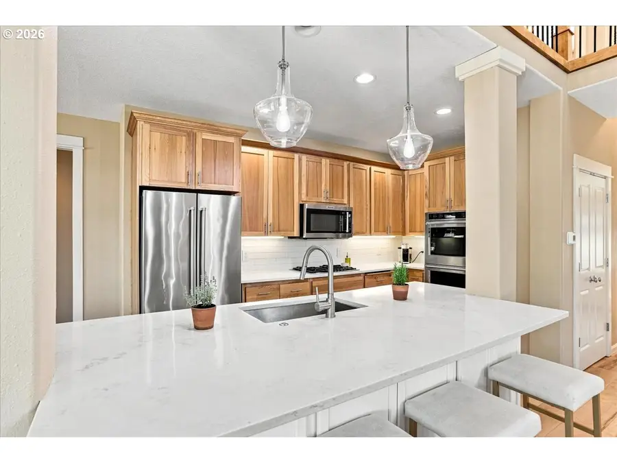 906 N 9th Way, Ridgefield, WA 98642 - #3