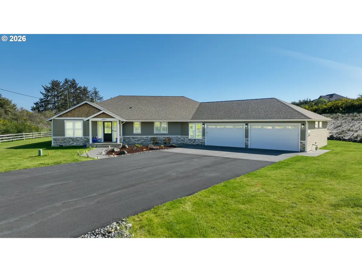 89120 Arrowhead Rd, Warrenton, OR 97146 - #1