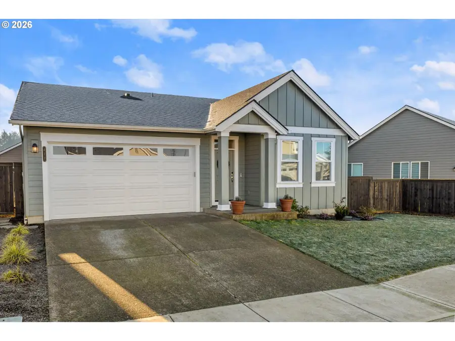 422 NE Greenway Dr, Estacada, OR 97023 - Image #2