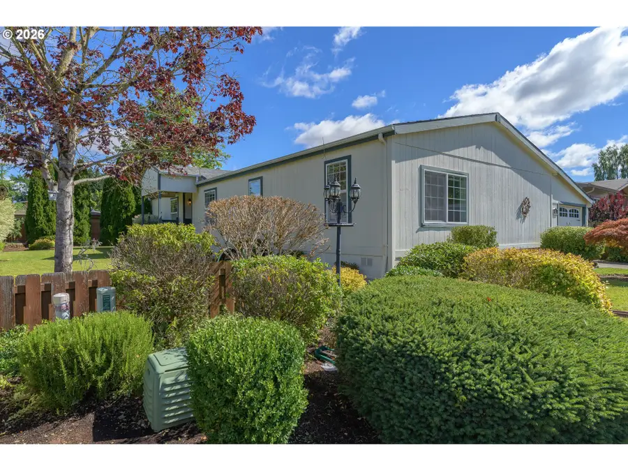 1282 E 3rd St, Lafayette, OR 97127 - #2