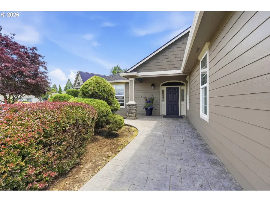 230 Mclaughlin Dr, Woodburn, OR 97071 - #3
