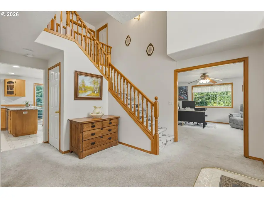 558 Spruce Creek Rd, Longview, WA 98632 - #2