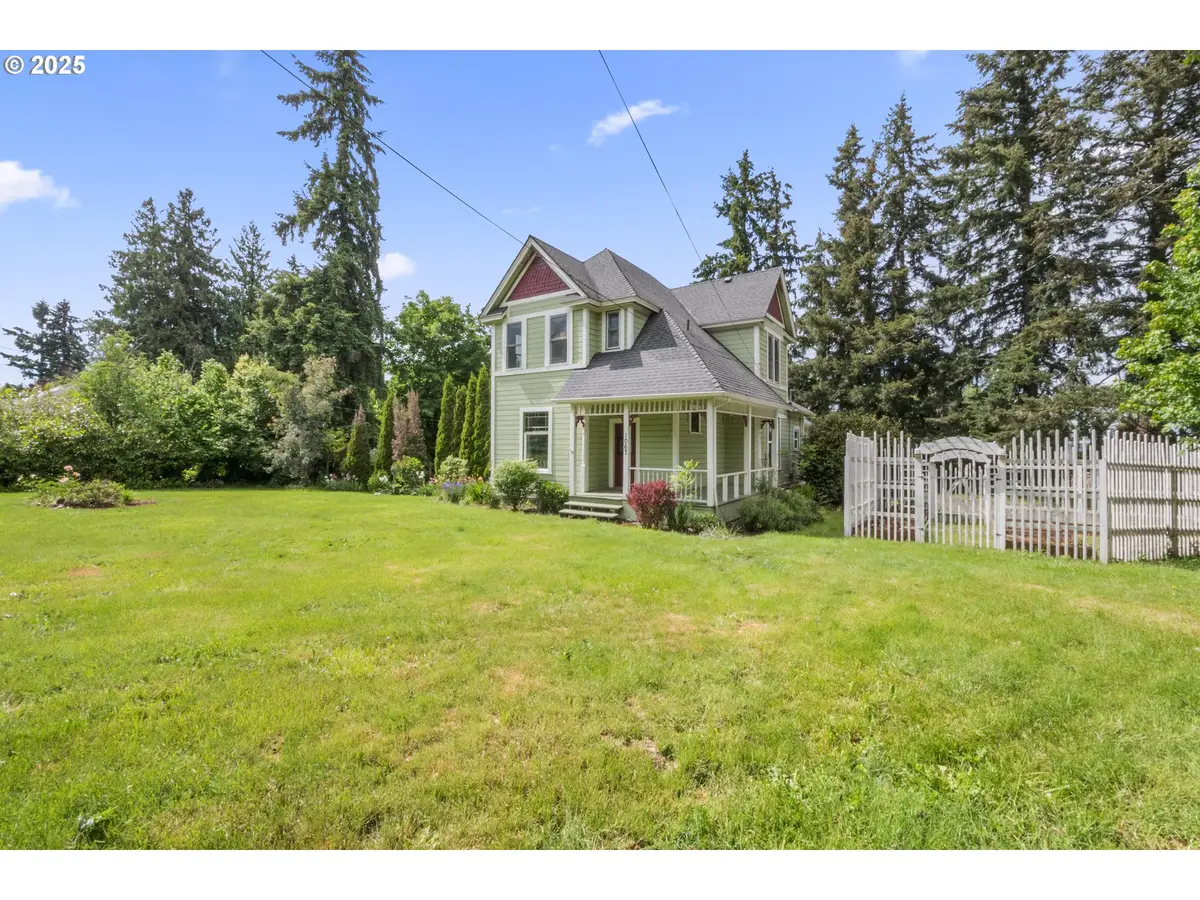 1067 Oak St, Silverton, OR 97381 - #1