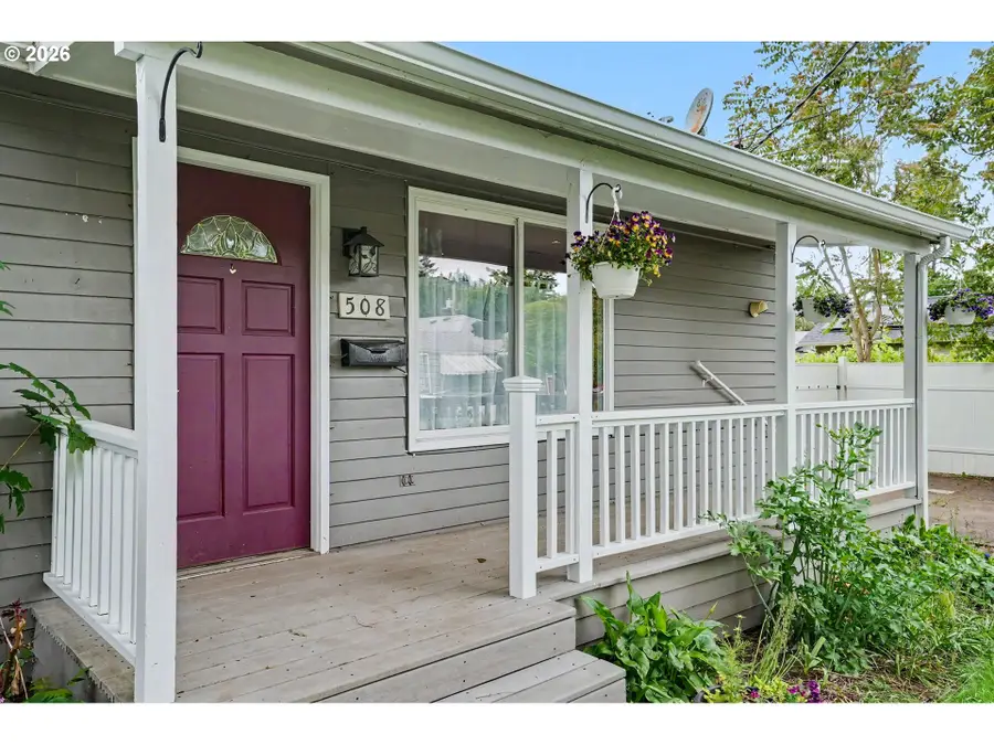 508 S 2nd St, Silverton, OR 97381 - #3