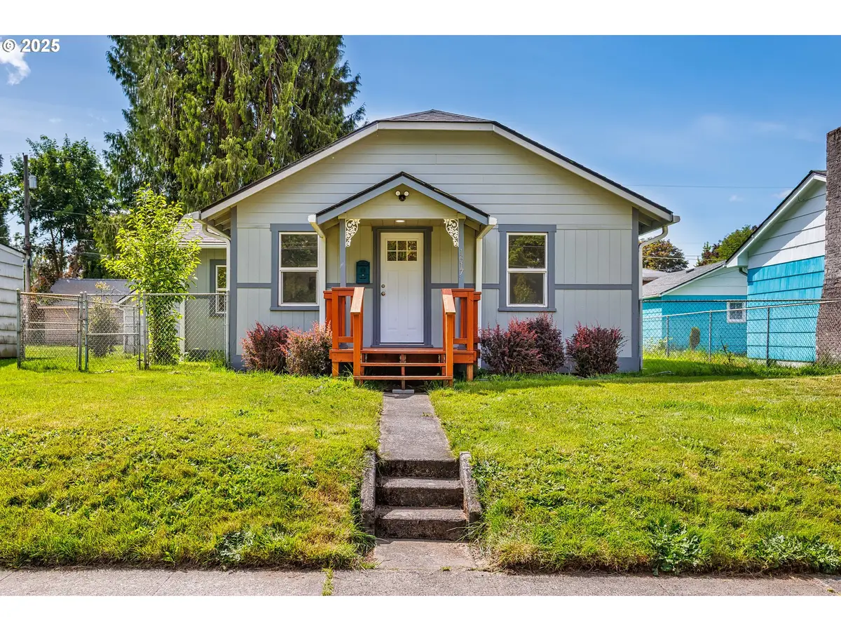 1617 7th Ave, Longview, WA 98632 - Image #1