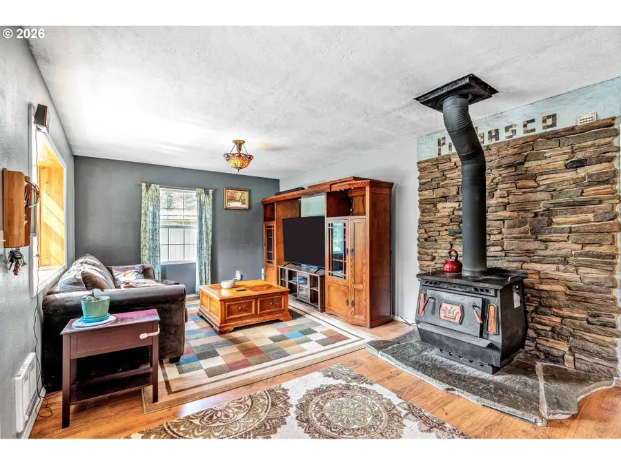 31431 Fairview Rd, Rainier, OR 97048 - #3