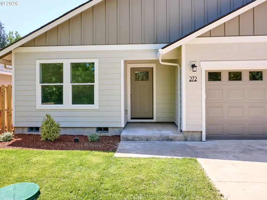 272 SE Ivy St, Mill City, OR 97360 - #3