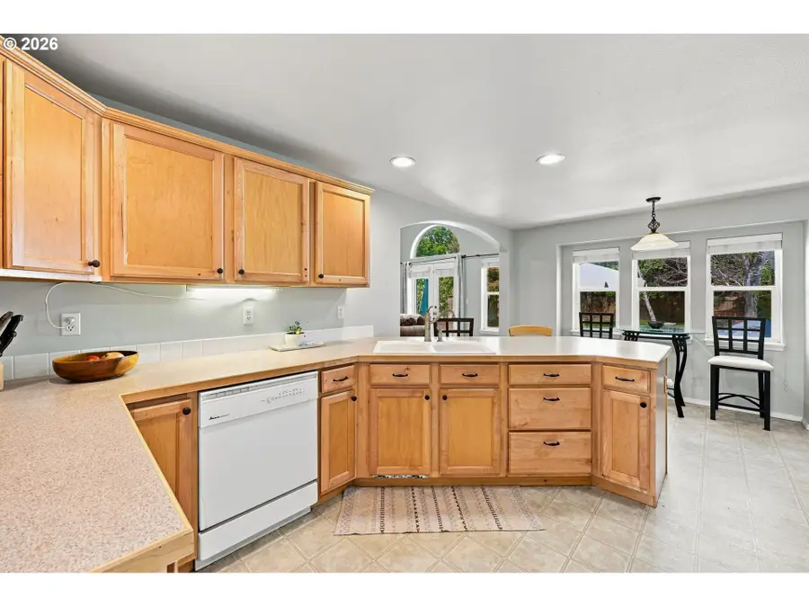 2067 NW Poplar Pl, Redmond, OR 97756 - #2
