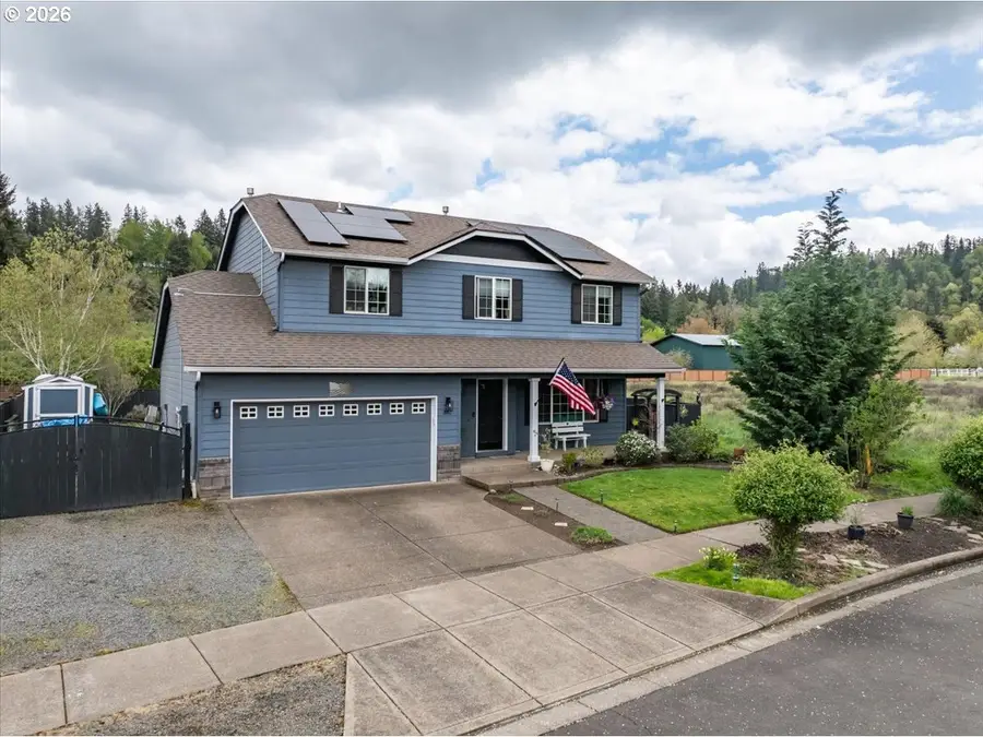 302 Division St, Silverton, OR 97381 - #2