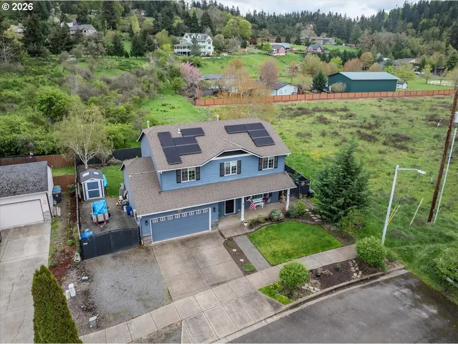 302 Division St, Silverton, OR 97381 - #3
