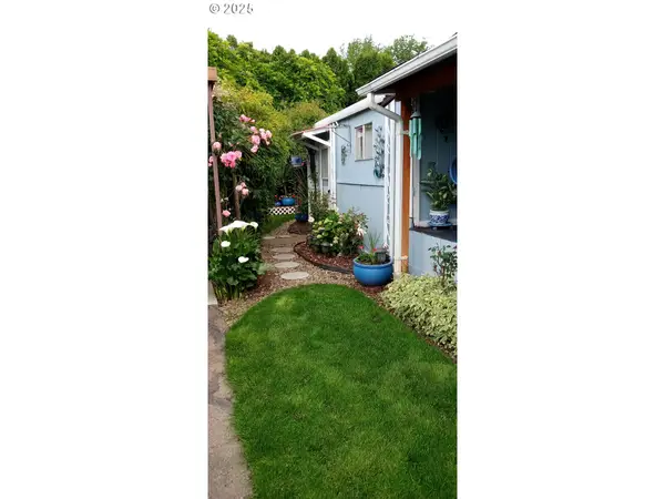 2420 NE Hembree St #50, McMinnville, OR 97128