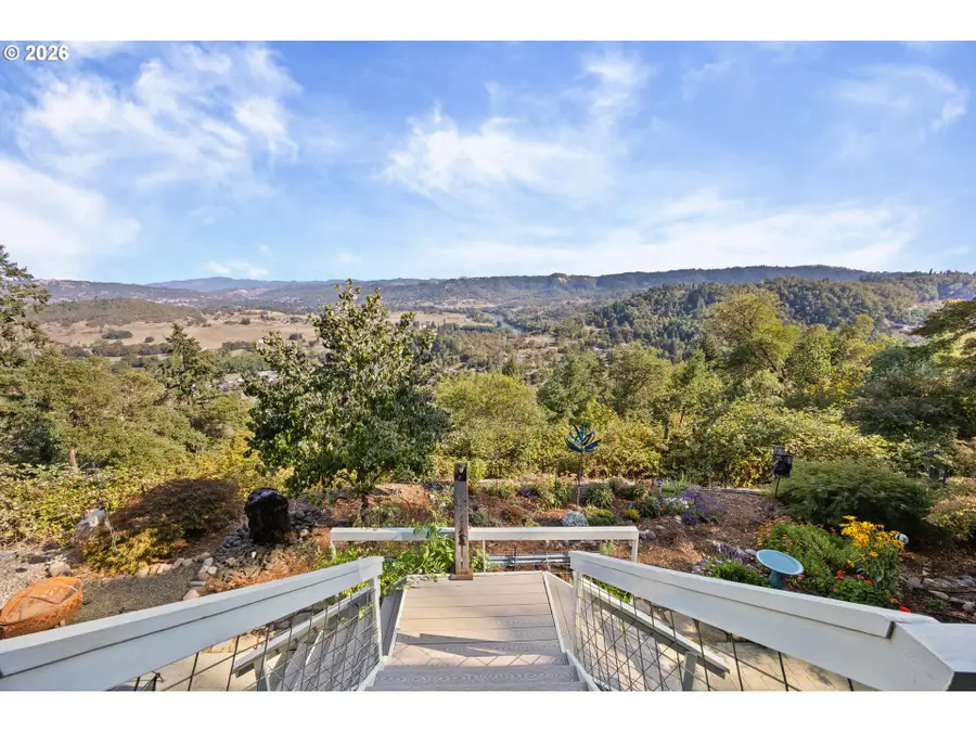 470 Black Oak Dr, Roseburg, OR 97471 - #2
