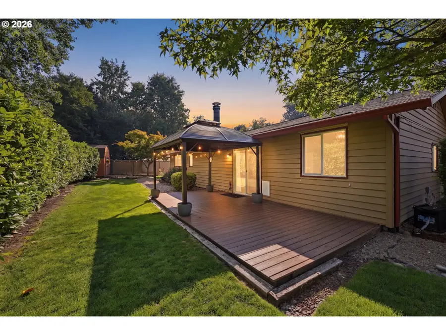 3914 SE Douglass Ct, Troutdale, OR 97060 - #3