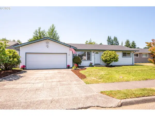 1703 33rd Ave, Longview, WA 98632