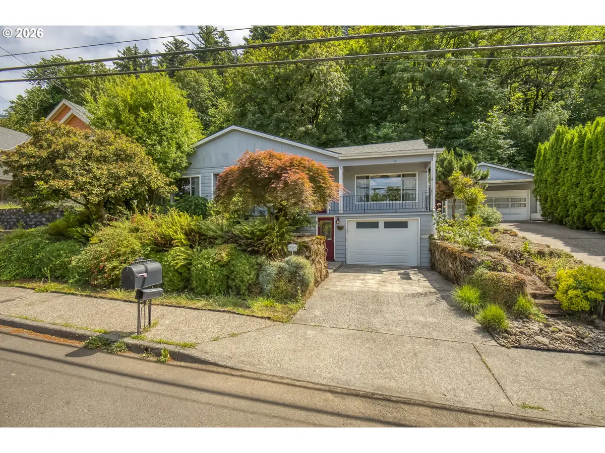 10516 SE Clinton St, Portland, OR 97266 - #1