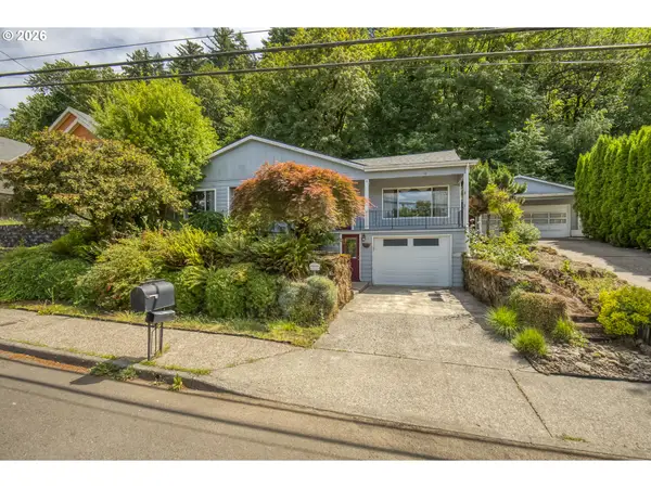10516 SE Clinton St, Portland, OR 97266
