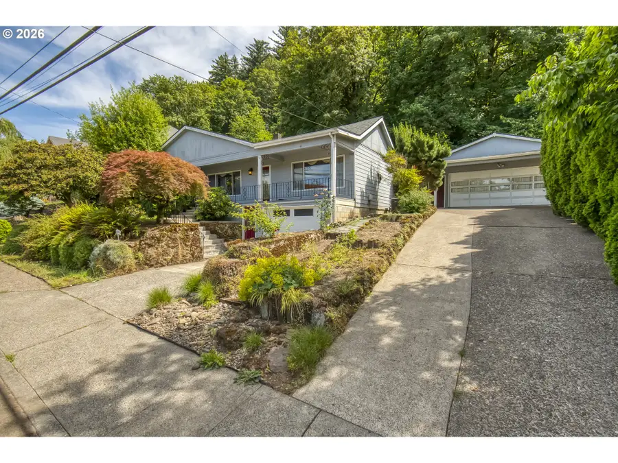 10516 SE Clinton St, Portland, OR 97266 - #2