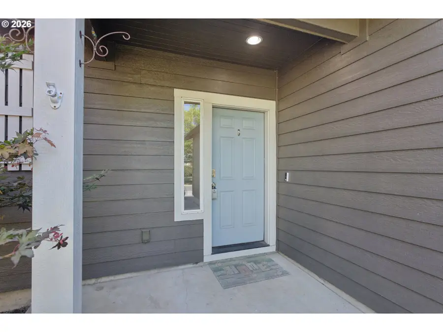 715 Rossmore St, Eugene, OR 97404 - #3