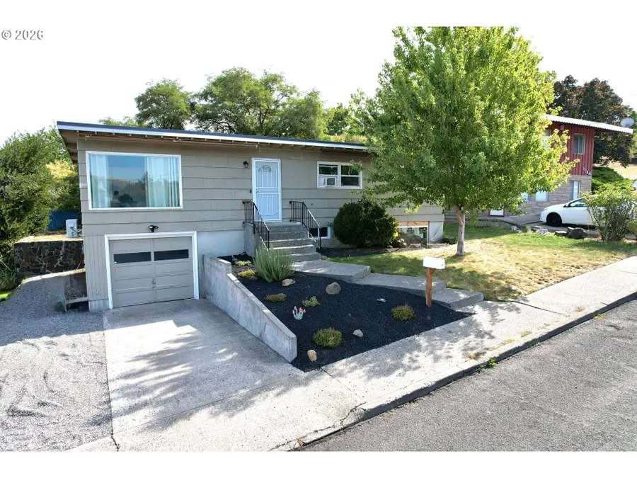 1106 Oregon St, The Dalles, OR 97058 - #3