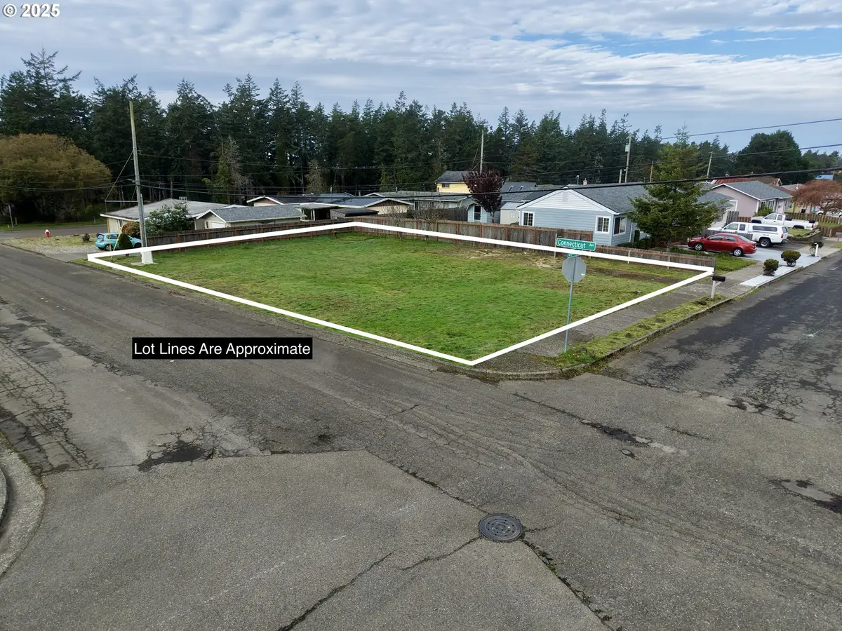 1796 Garfield St, North Bend, OR 97459 - Image #1