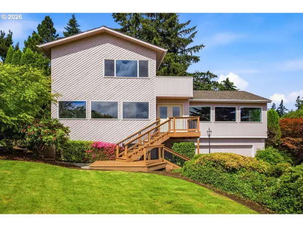 2695 Hillcrest Dr, WestLinn, OR 97068