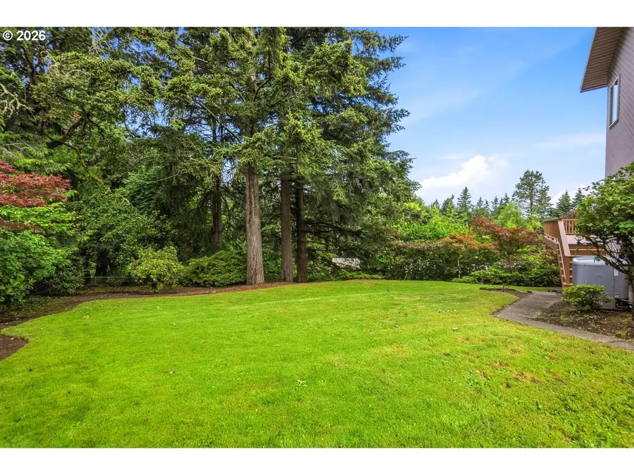 2695 Hillcrest Dr, Northwest Clackamas, OR 97068 - #2