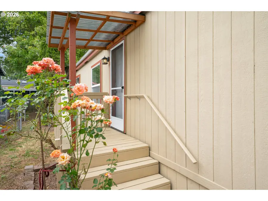 358 La Casa St, Eugene, OR 97402 - #3