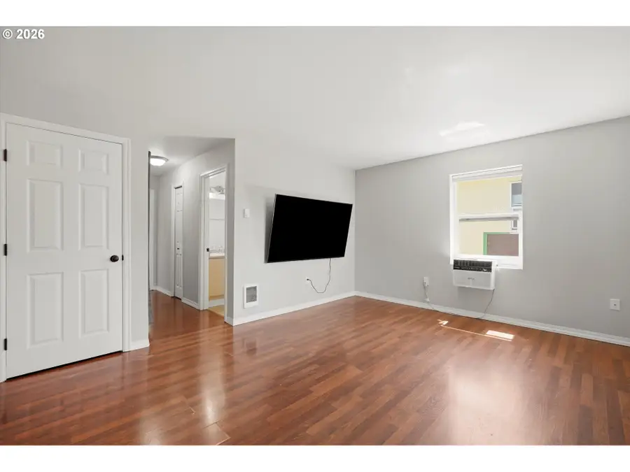 9251 SE Clinton, Portland, OR 97266 - #3