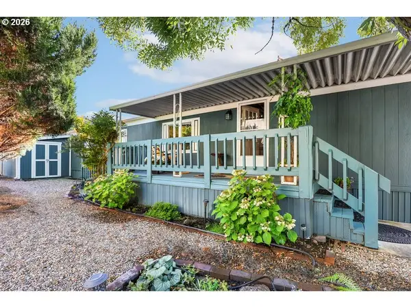 1475 Green Acres Rd #121, Eugene, OR 97408