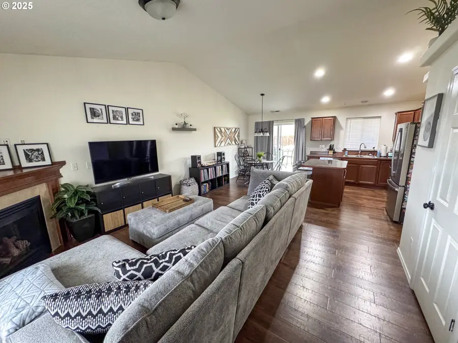 277 Grouse Ct, Hermiston, OR 97838 - Image #2