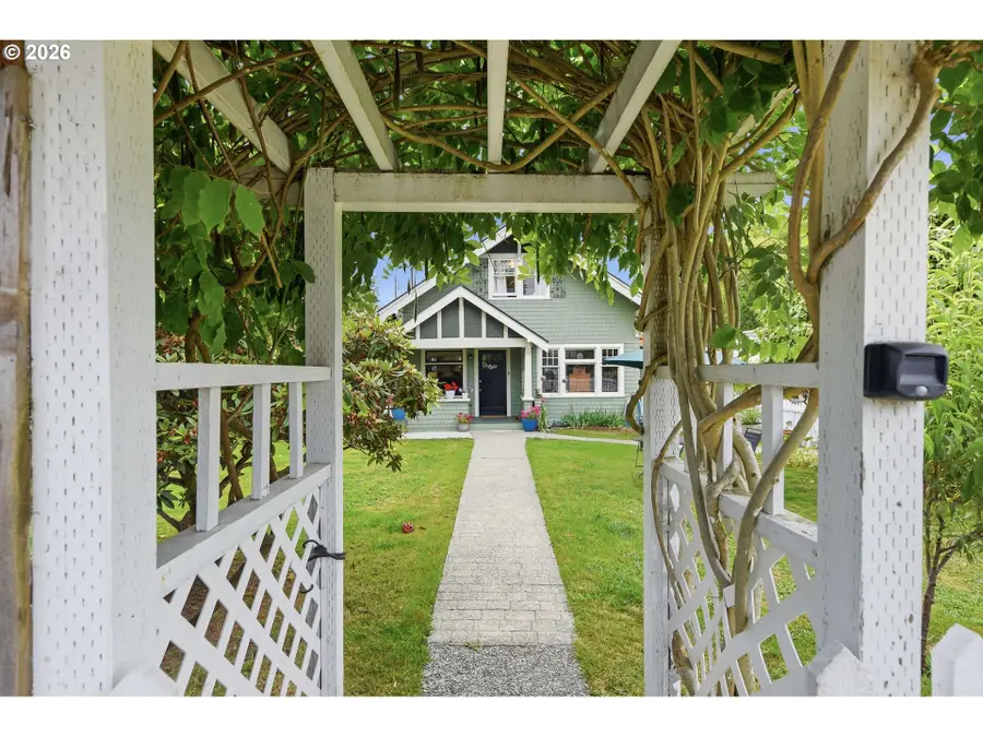 63762 Center Rd, Bunker Hill, OR 97420 - #3