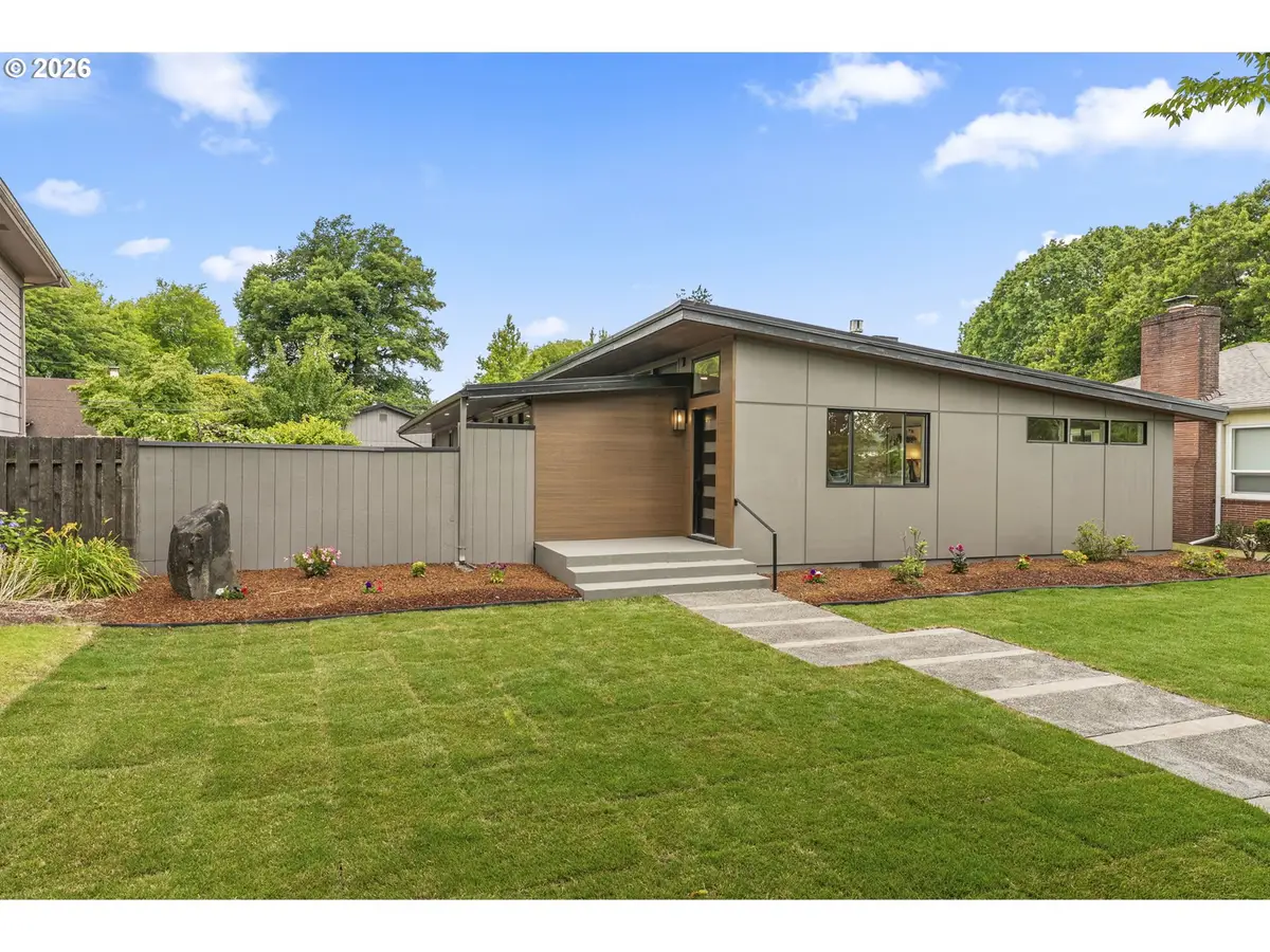 1745 23rd Ave, Longview, WA 98632 - #1