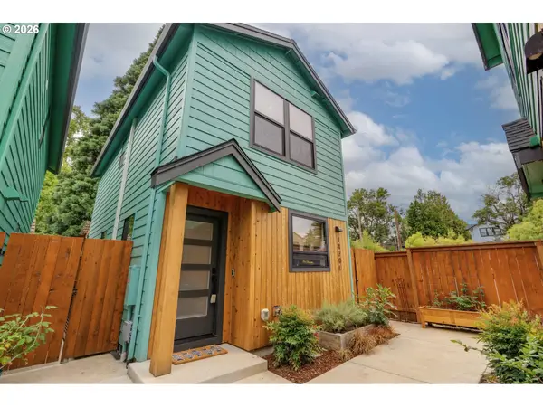 1420 SE Claybourne St #C, Portland, OR 97202