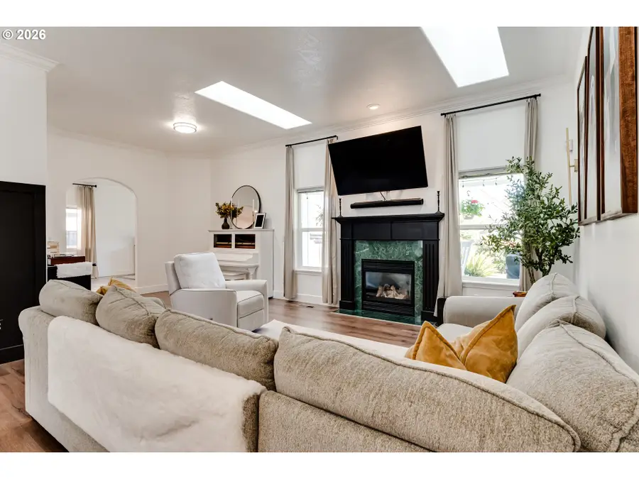 61 Springwood Dr, Eugene, OR 97404 - #3