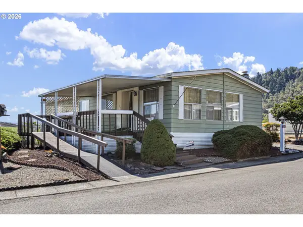 502 Shadow Ranch Ln, Roseburg, OR 97470