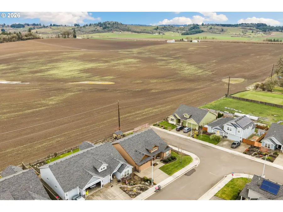 787 E Roosevelt St, Carlton, OR 97111 - #2