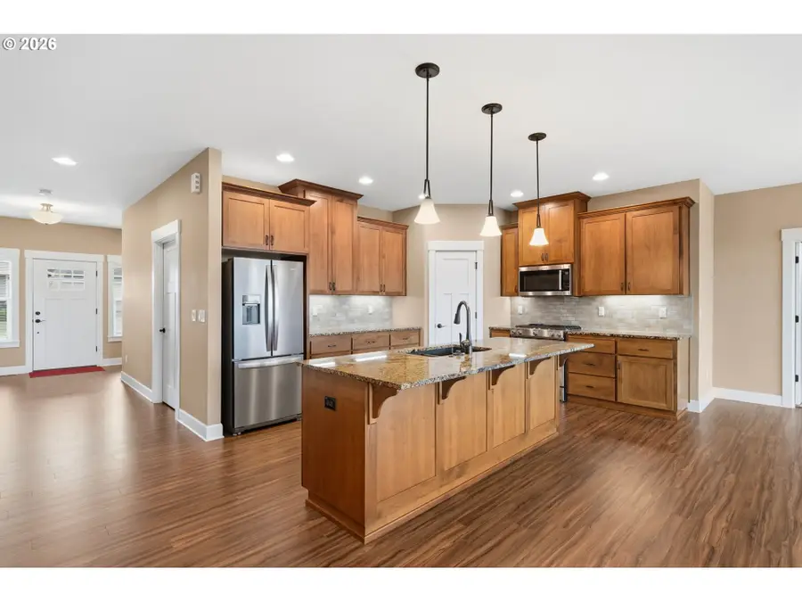 787 E Roosevelt St, Carlton, OR 97111 - #3