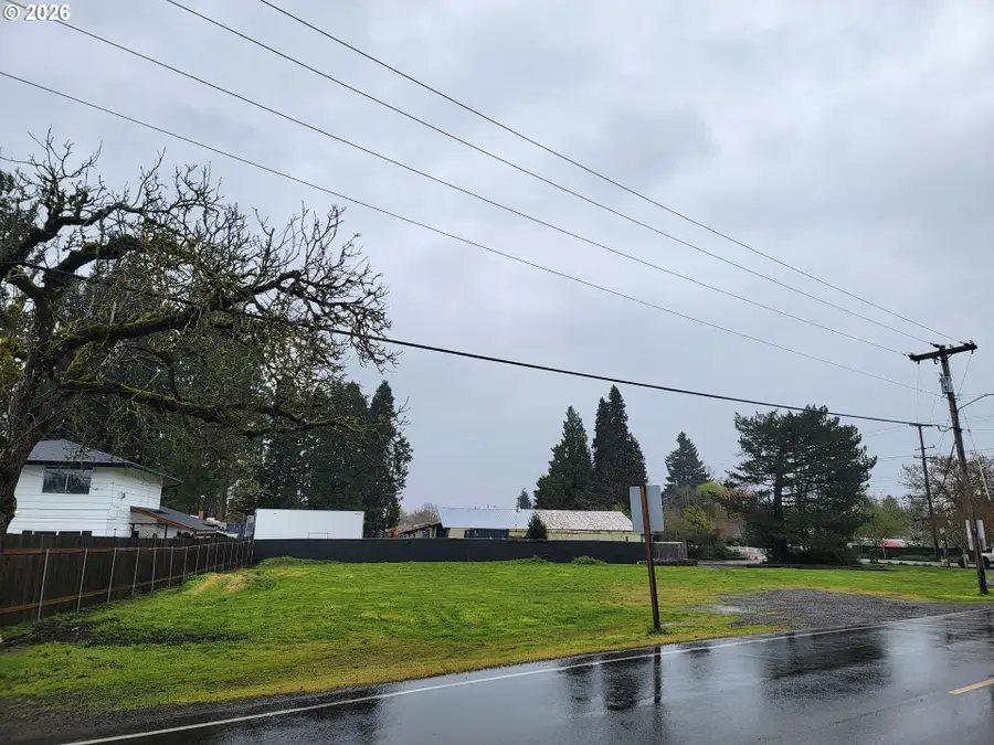 5010 Windsor Island Rd, Keizer, OR 97303 - #2