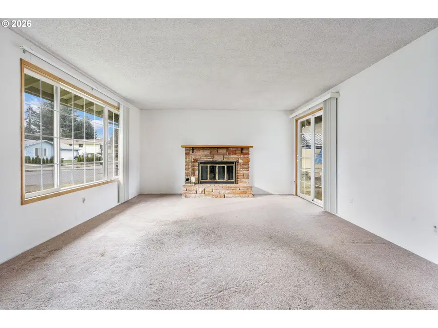 15835 NE Schuyler St, Portland, OR 97230 - Image #3