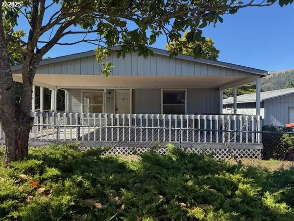 903 Cook St, MyrtleCreek, OR 97457