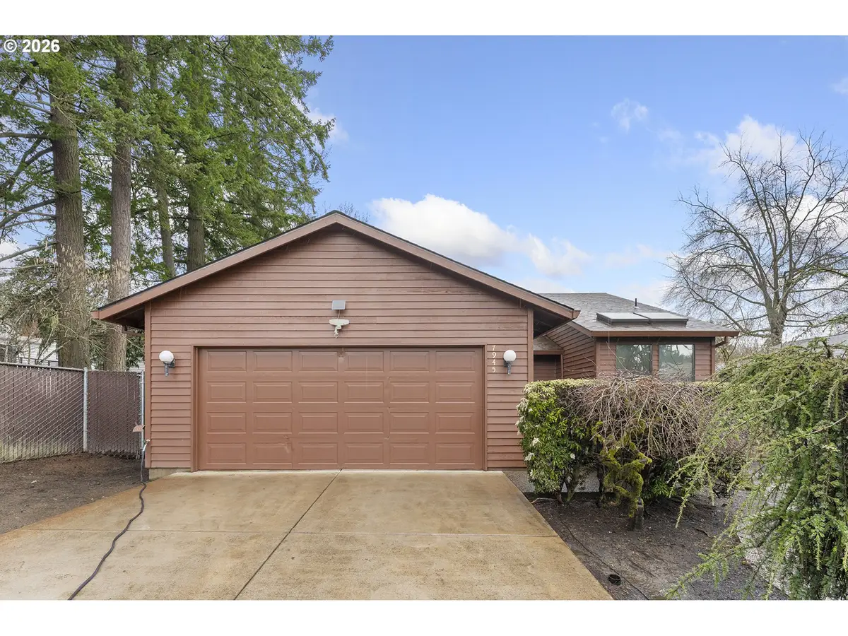 7945 SW Sorrento Rd, Beaverton, OR 97008 - #1
