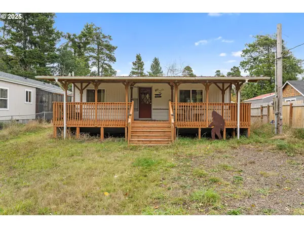 27310 Ridge Ave, OceanPark, WA 98640