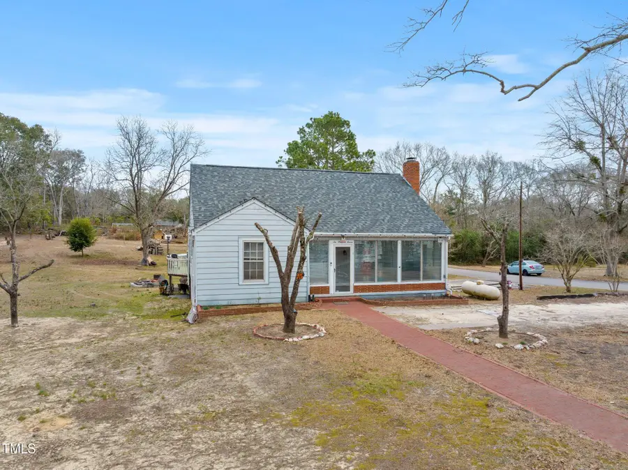 607 Henderson Street, Hamlet, NC 28345 - Image #3