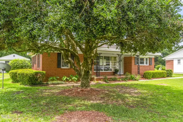 500 Rowan Road, Clinton, NC 28328