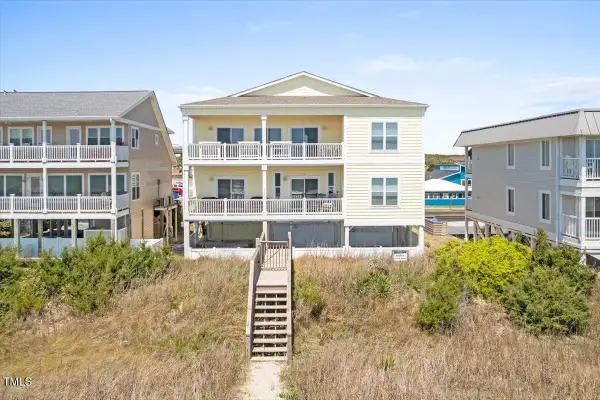 102 Ocean Boulevard E, Holden Beach, NC 28462