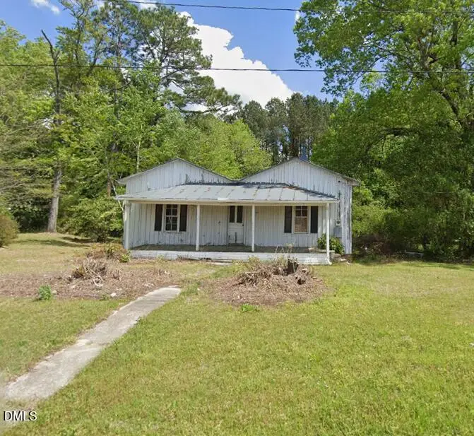 404 N Wilson Street, Walstonburg, NC 27888 - Image #1