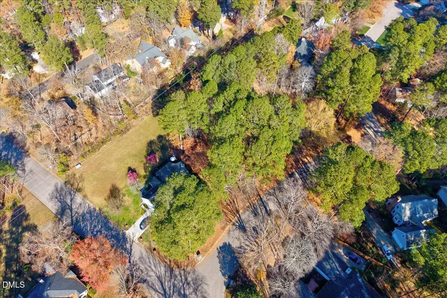 2208 Ridgefield Drive, Chapel Hill, NC 27517 - Image #2