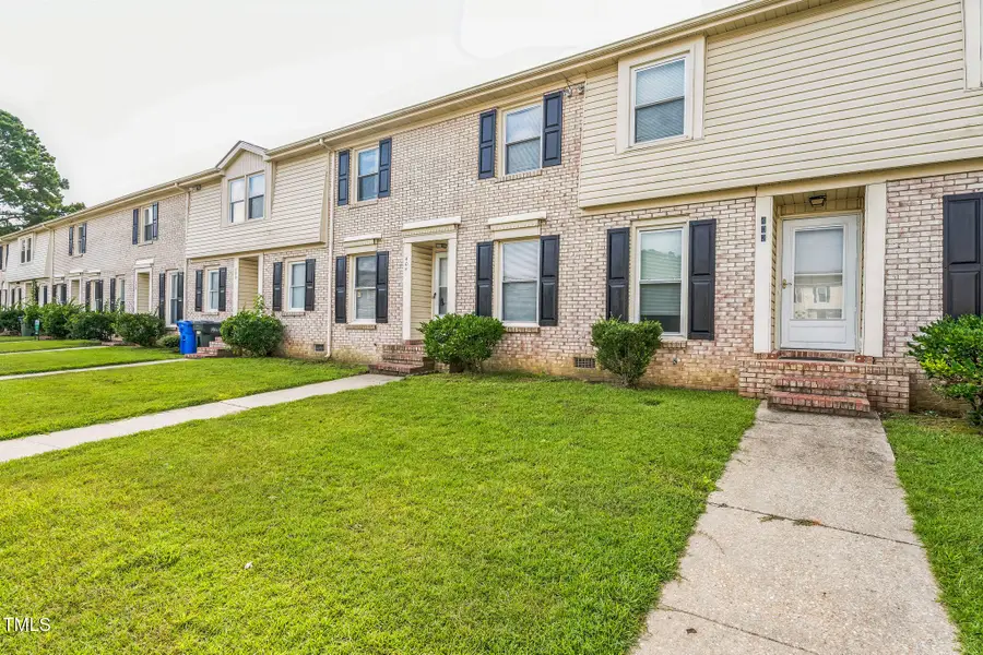 404 Kirkcaldy Court, Fayetteville, NC 28314 - Image #3