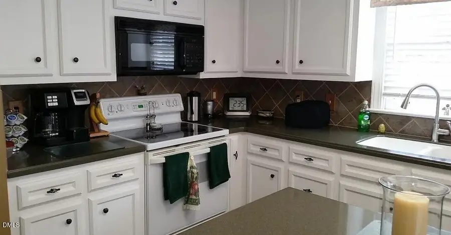 4301 Treetops Circle, Winterville, NC 28590 - Image #3